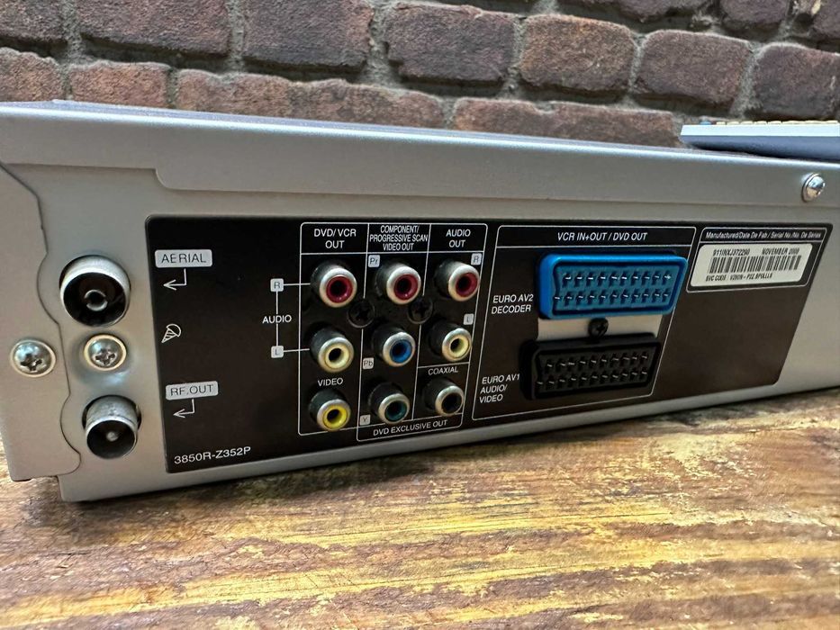 Odtwarzacz DVD oraz VHS  LG Combo V280