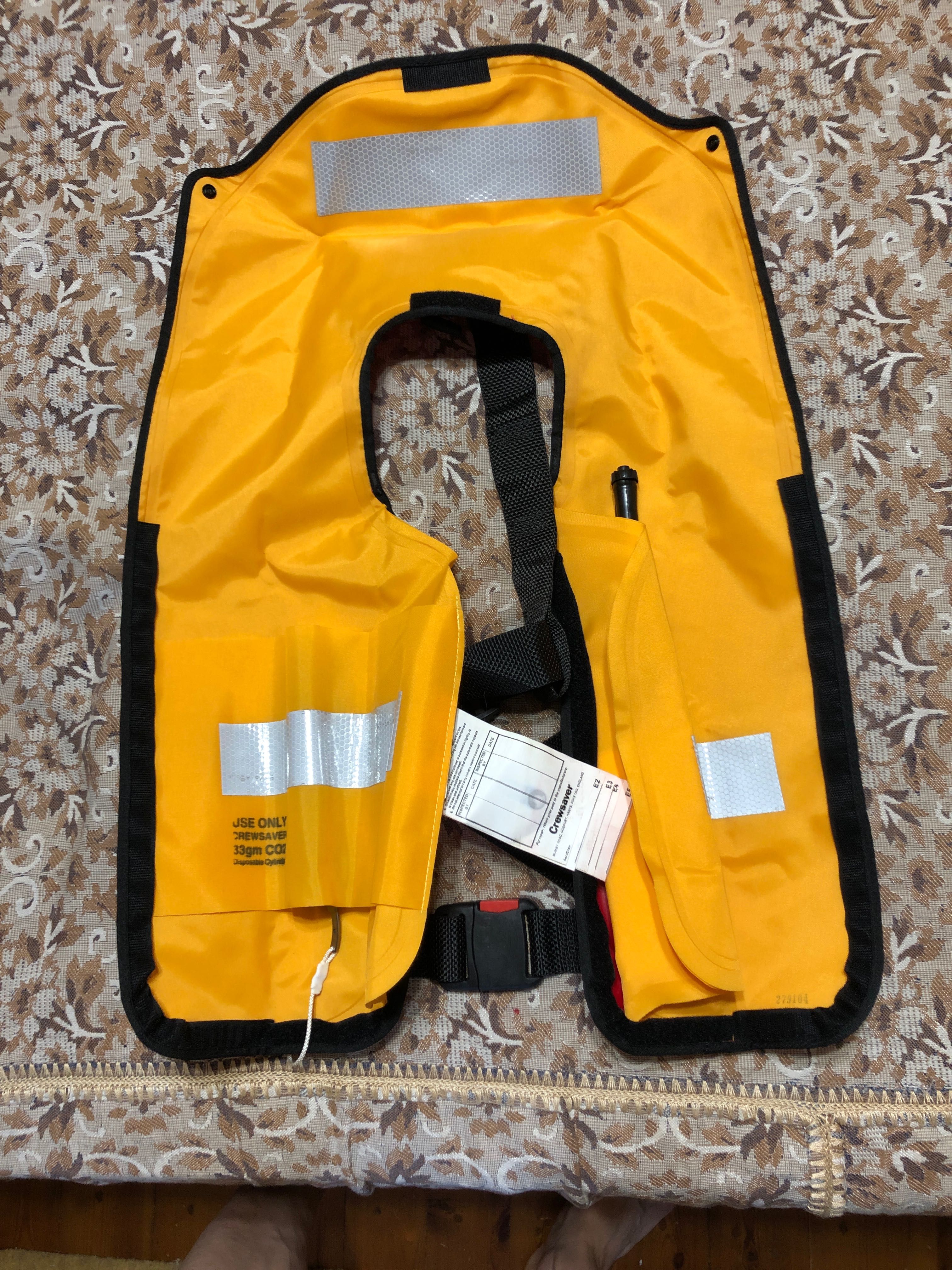 Рятувальний жилет Crewfit 150n life