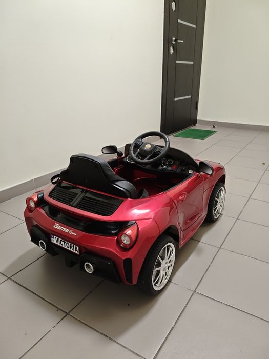 Продам машину на аккумуляторі M4700EBLRS-3