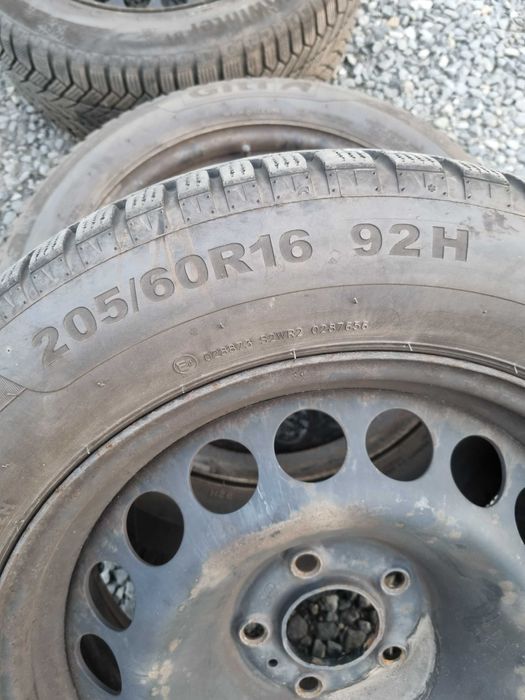 AUDI A4 B8 Komplet Felg z Oponami ZIMA  5x112 7Jx16' ET39