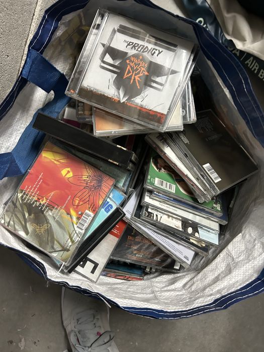 Lote de varios CDs e DVDs (saco grande)