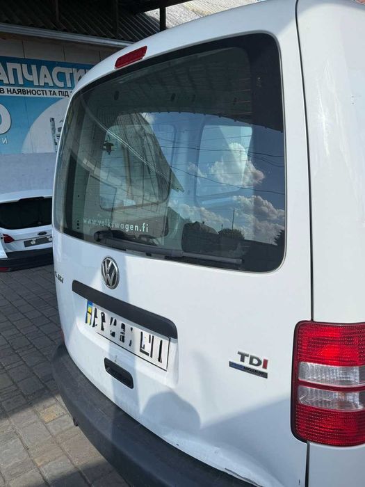 Стекло на ляду Volkswagen Caddy 04-15 Скло Крышки Багажника