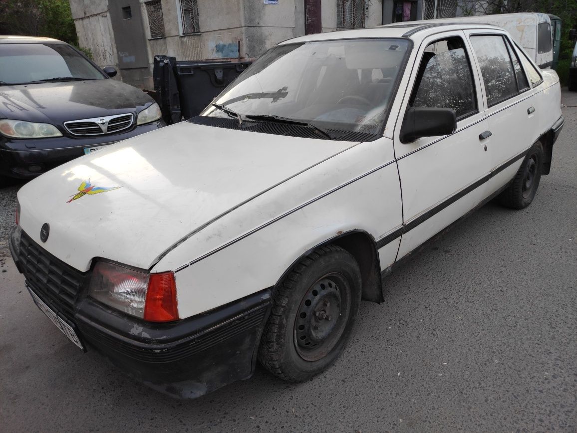 Opel Kadett 1.3 1986год