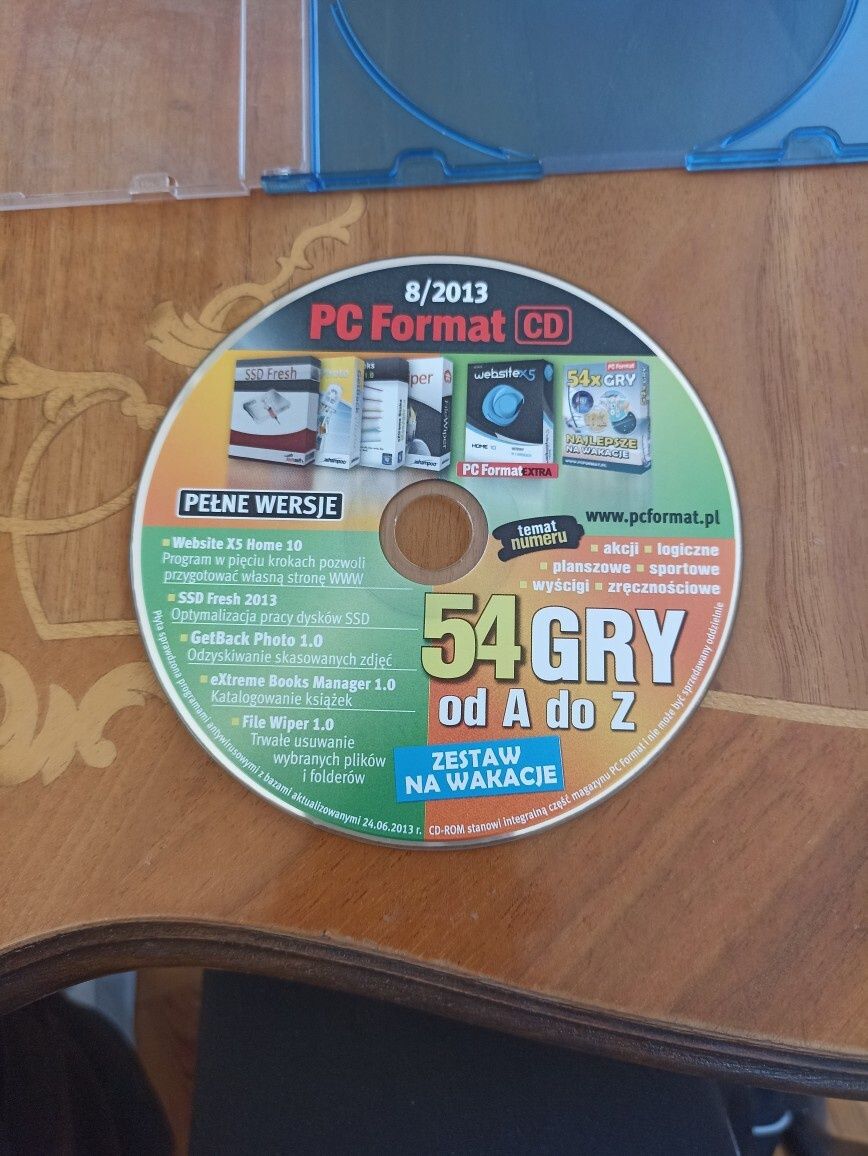 Pc format CD, oprogramowanie i 54 gry z 2013 r.