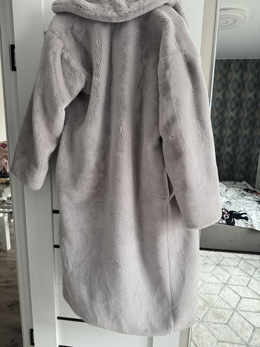 Продам шубу штучну