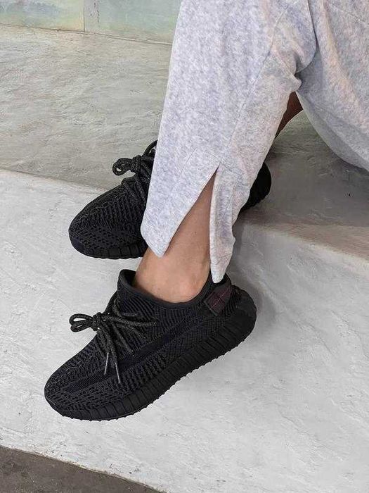 Кроссовки Adidas yeezy boost 350V2 Black/Кросівки Ізі/Останні 36,37,38