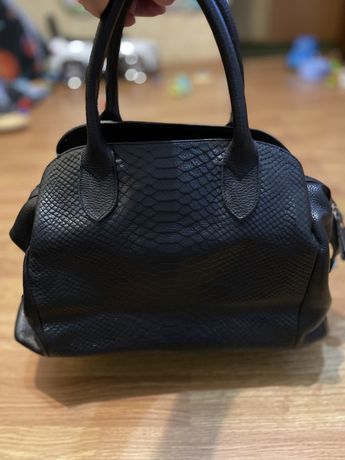 Жіноча сумка, сумка чорна шкіряна