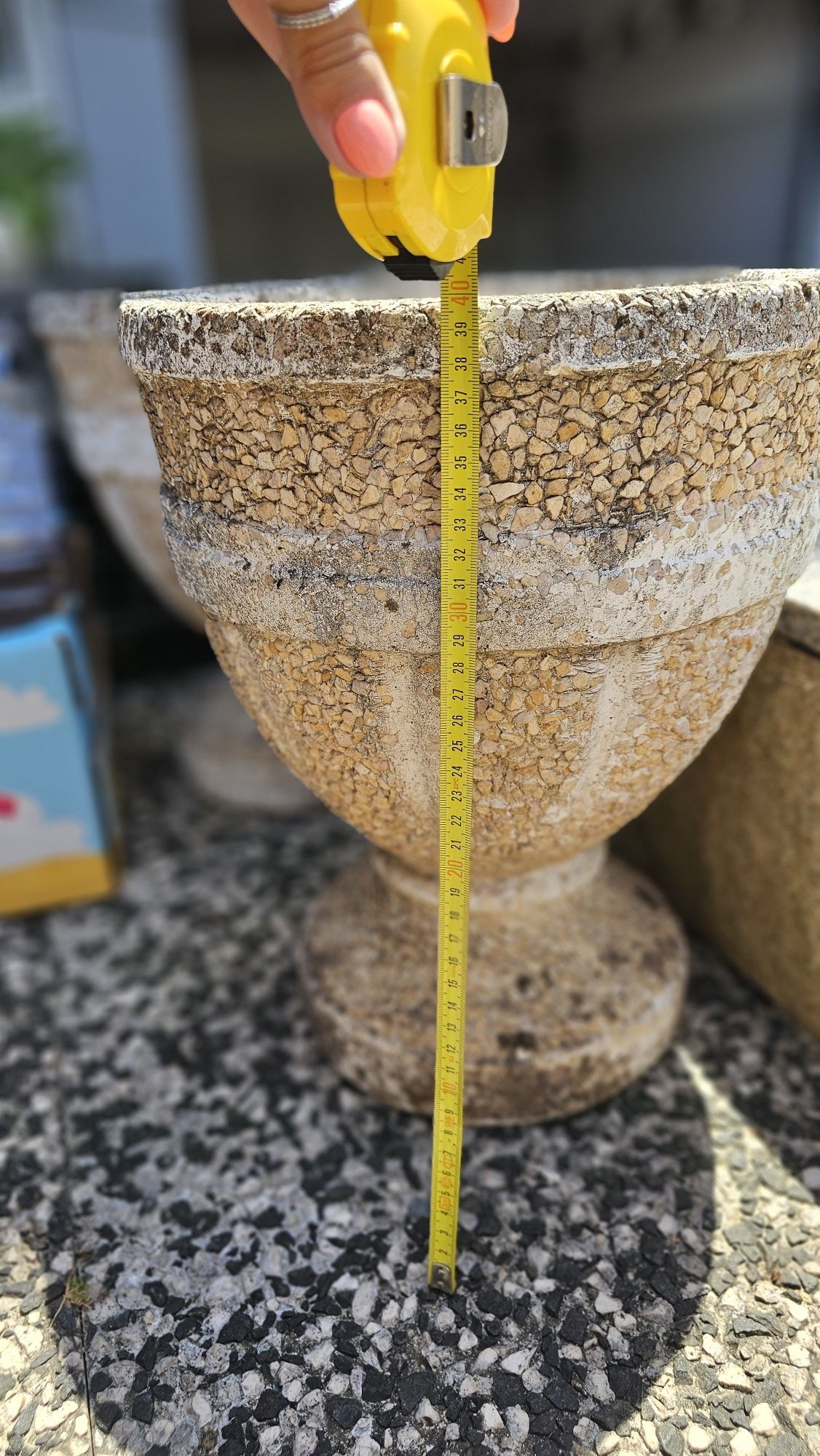 Vasos em pedra para jardim