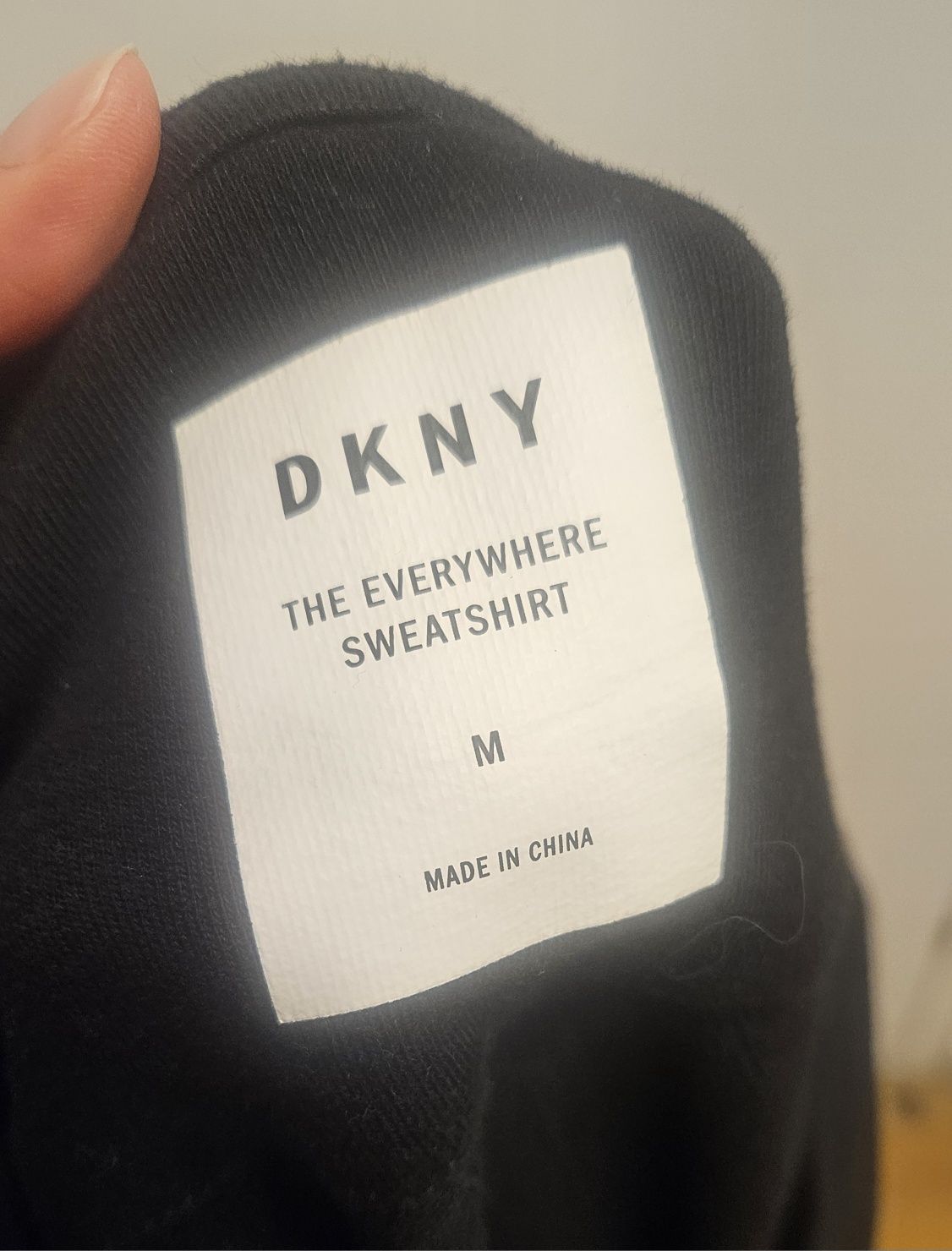 Czarna bluza dkny M z cekinami