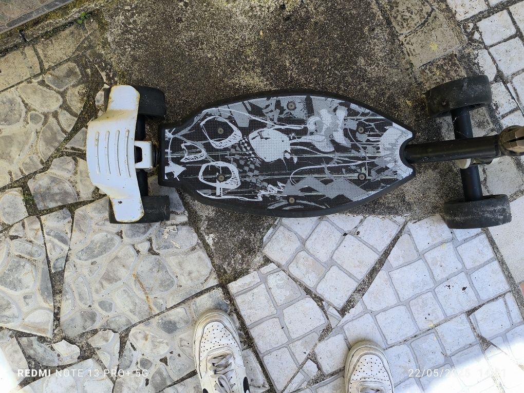Trotinete de quatro rodas