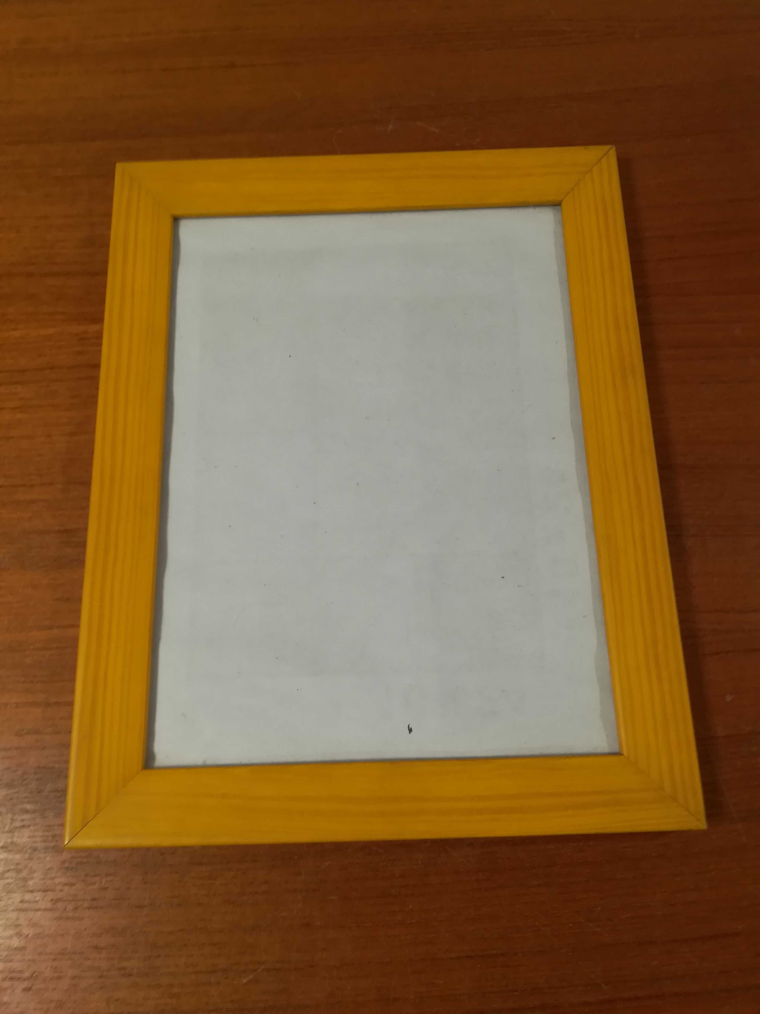 Ramka na zdjęcia, drewniana, żółta, 28x22 cm