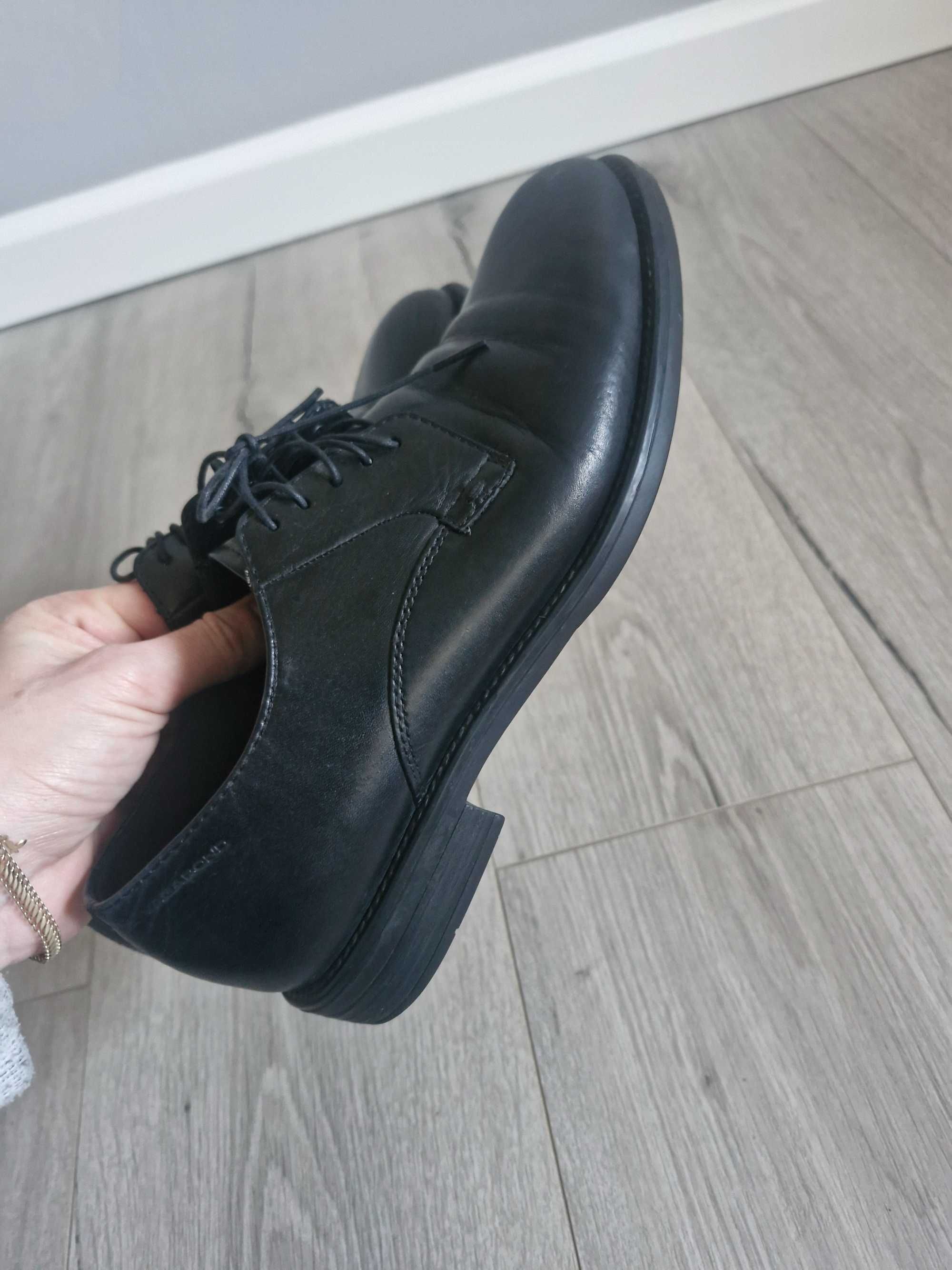 Eleganckie buty dla chłopca