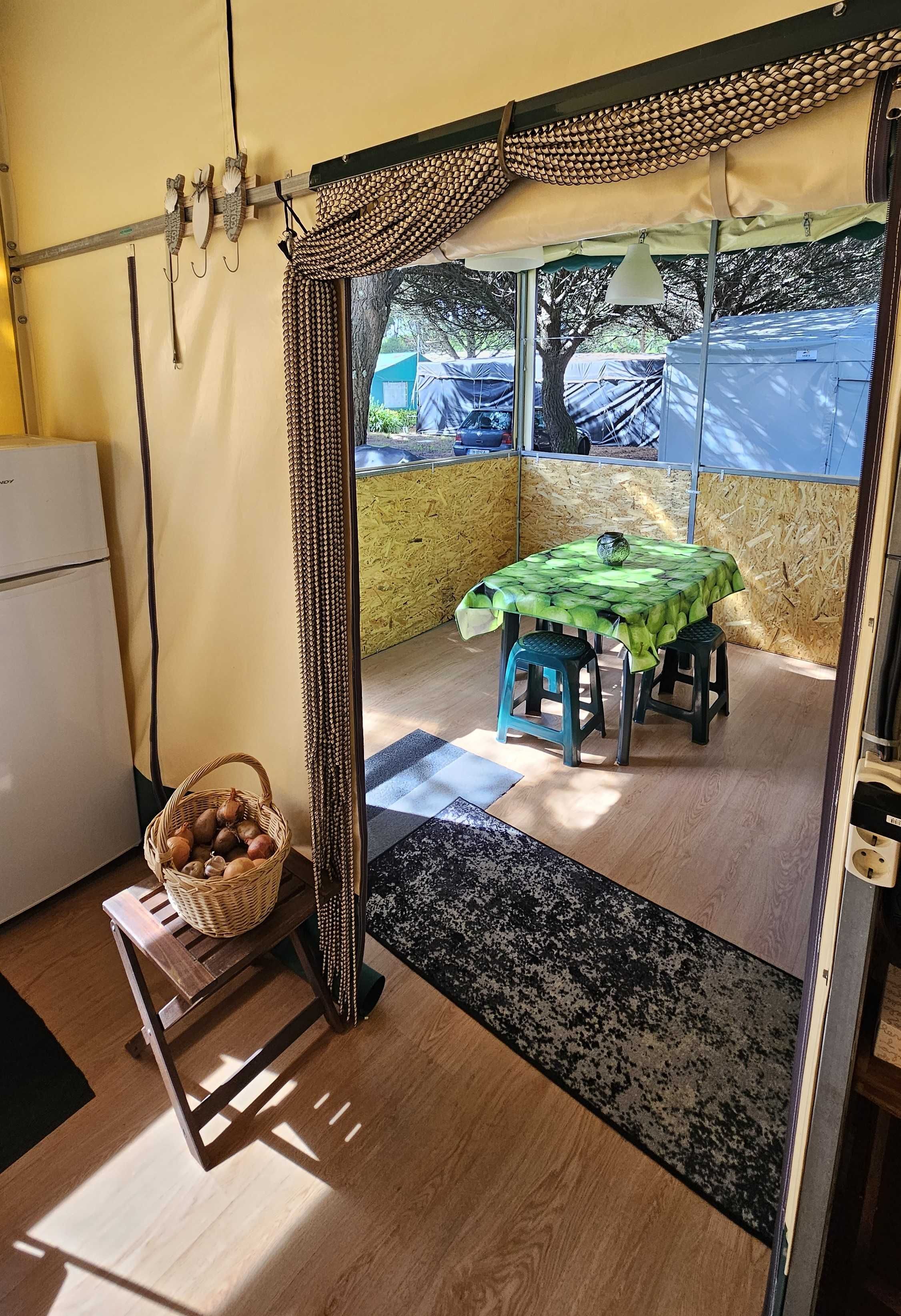 Alvéolo com Caravana + Estrutura Coberta