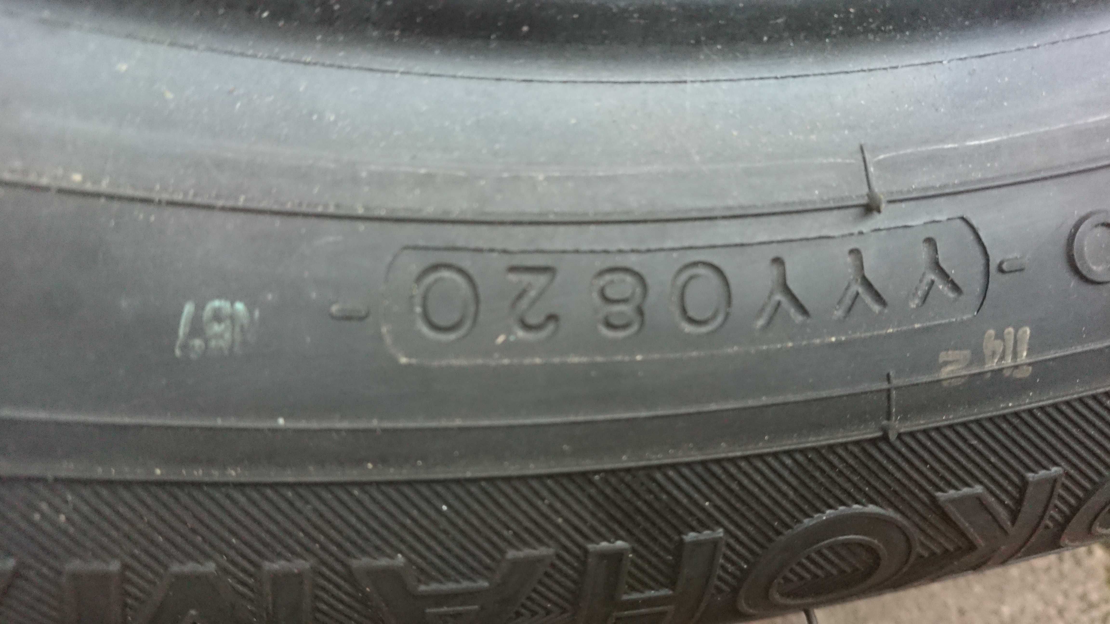 4x YOKOHAMA BluEarth E70 225/55/18 Jak Nowe