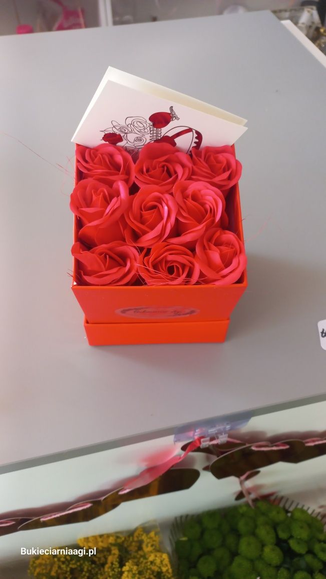Boxy z kwiatów mydlanych