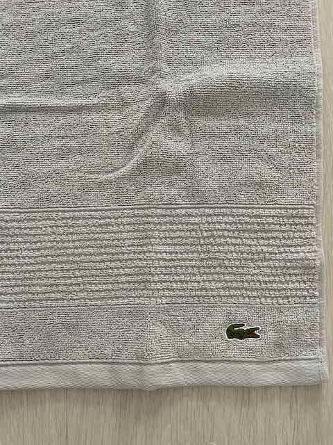 Lacoste - zestaw ręczników łazienkowych z USA.