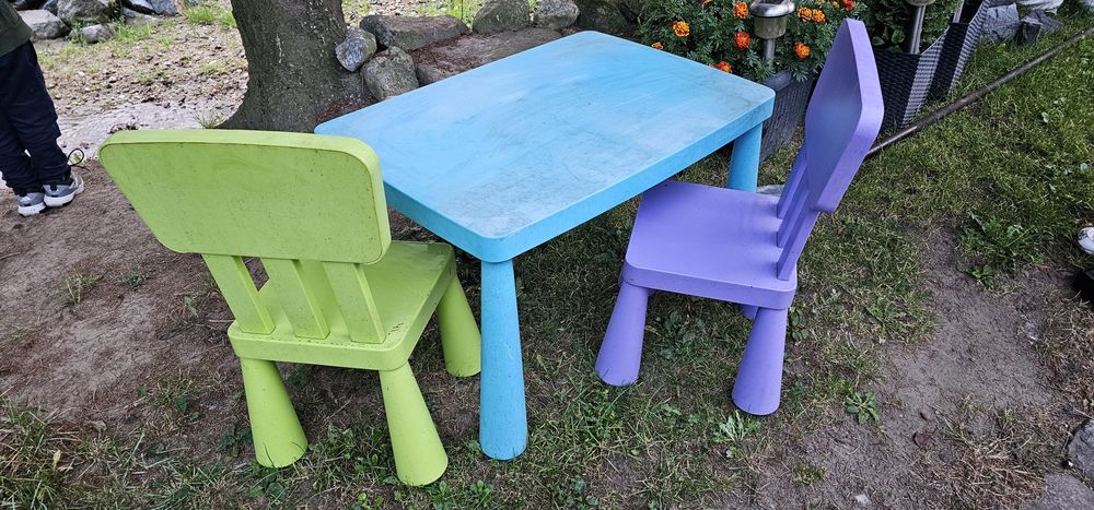 Stół i krzesła ikea dla dziecka