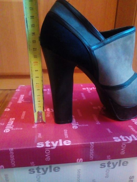 Buty Centro. Stylowe Botki na obcasie rozmiar 38