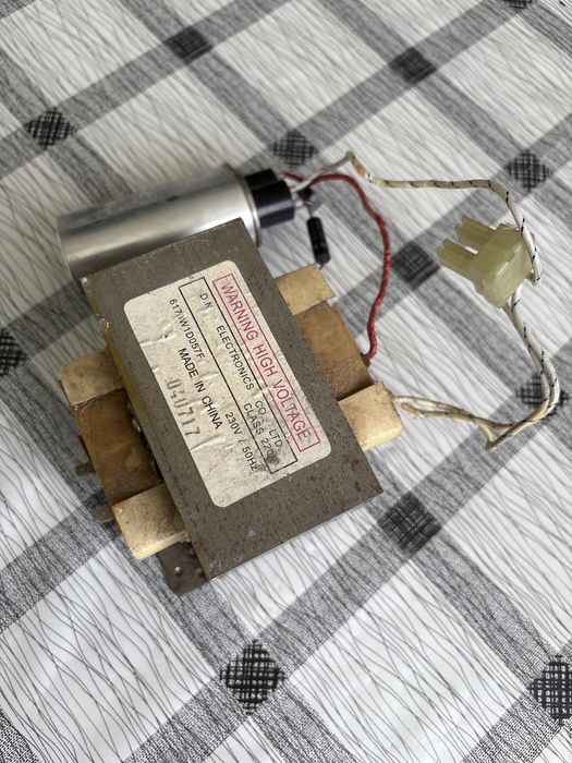 Трансформатор для мікрохвильової печі