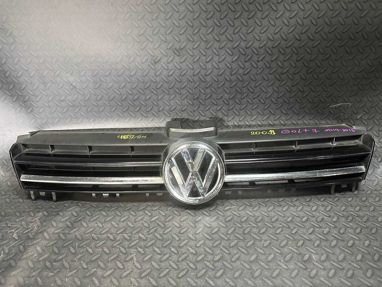Решітка радіатора Golf6 2009-2014 Golf7 2014-2016 5K0853653 5G0853653