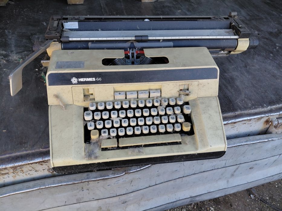 máquina de escrever antiga