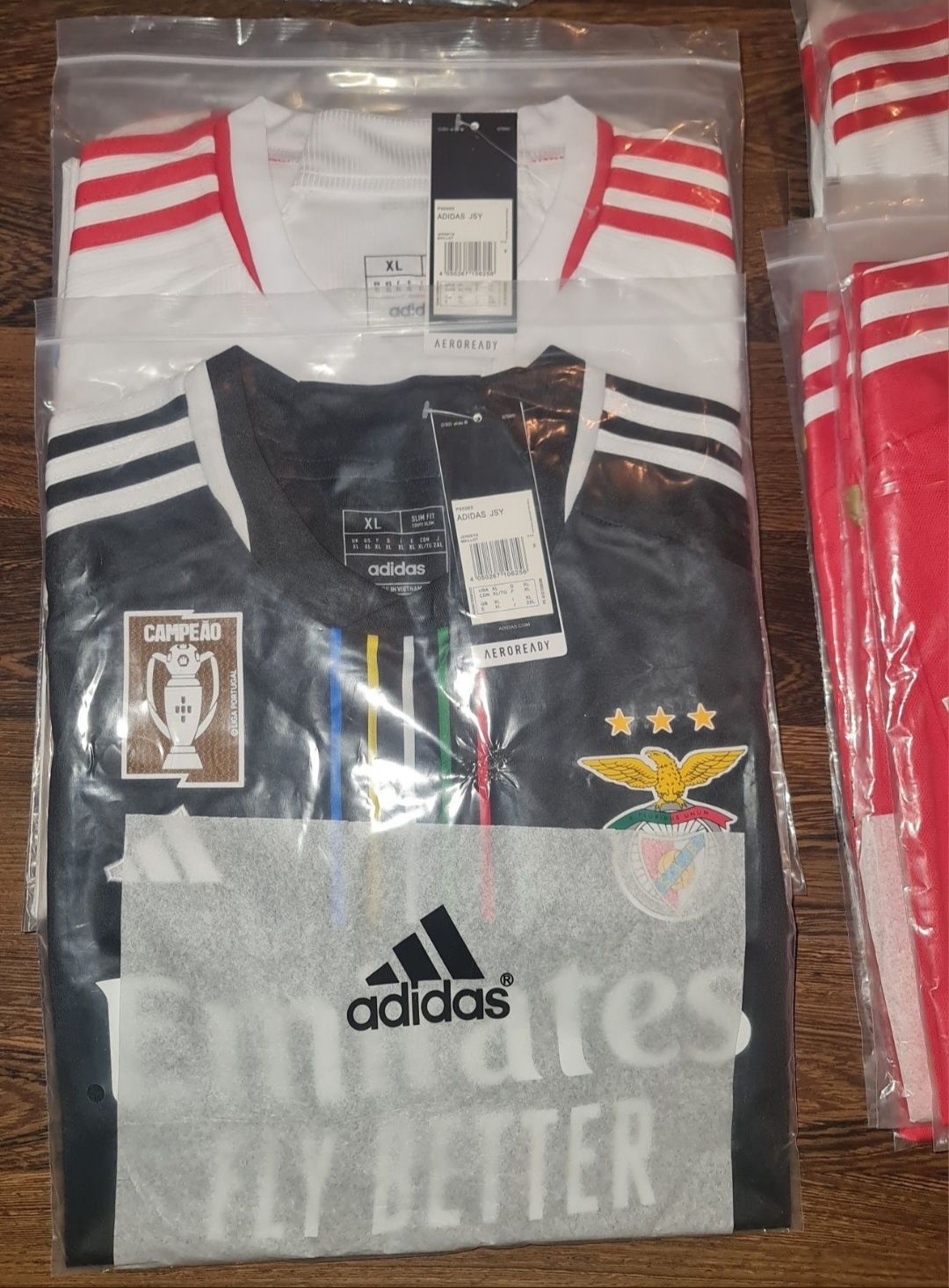 SL Benfica - Camisola Principal e alternativas