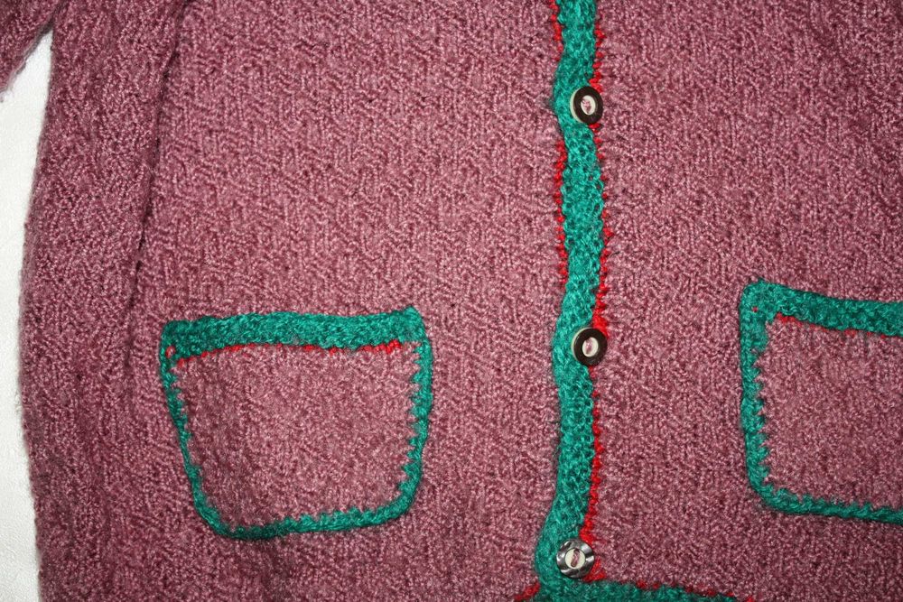 Бордова  вязана кофточка на гудзиках дівчинці 4/5років,нова