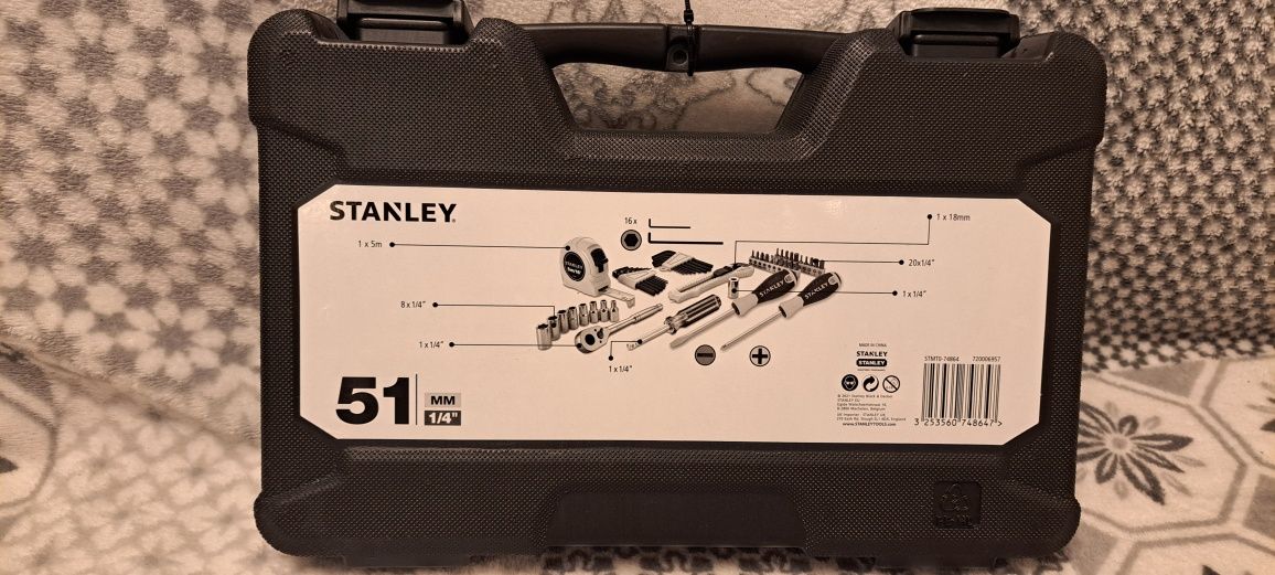 Nowy Zestaw Narzędzi i Akcesoriów w walizce firmy Stanley 51 elementy
