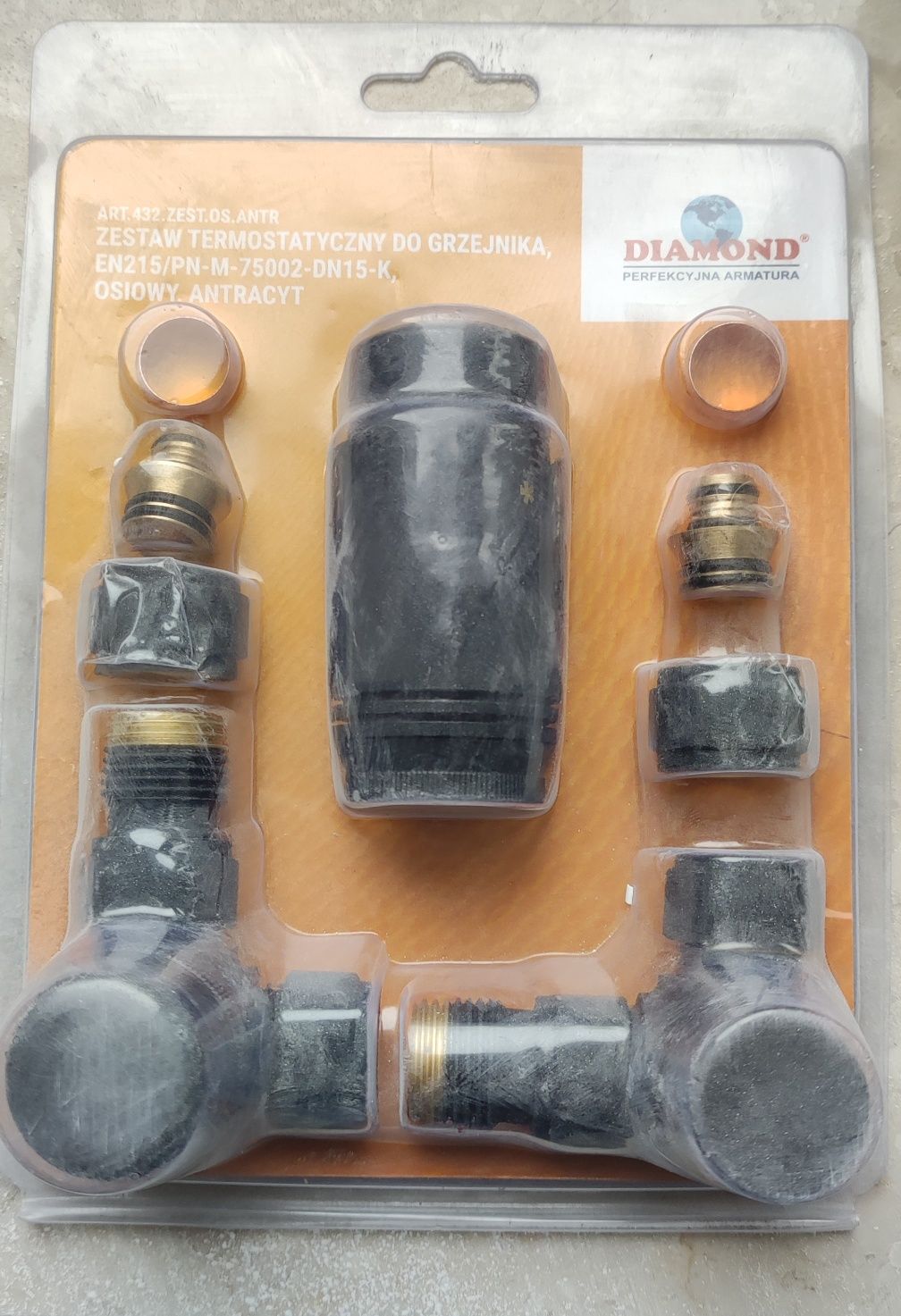 Zestaw termostatyczny grzejnika Diamond antracyt