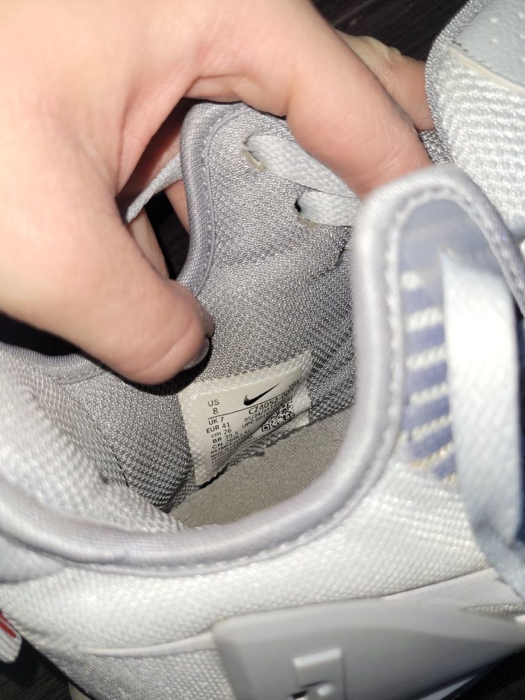 Buty Nike LeBron Witness