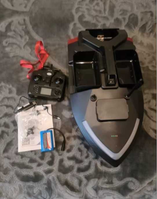łódka zanętowa V020 GPS 500M  auto powrót. OD REKI. - Torba gratis.
