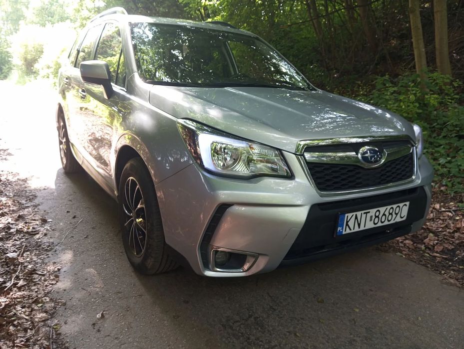 Subaru Forester panoram dach AWD 4x4 skóra 241 km benzyna hak bogata wersja