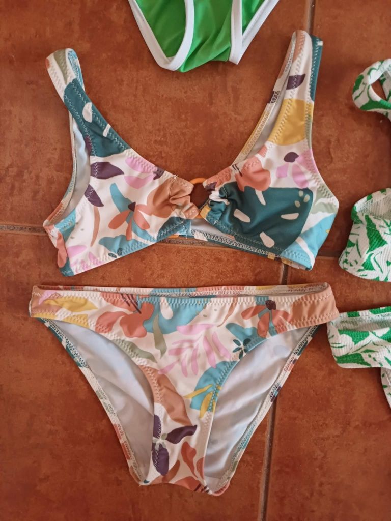 11 biquinis e um fato de banho