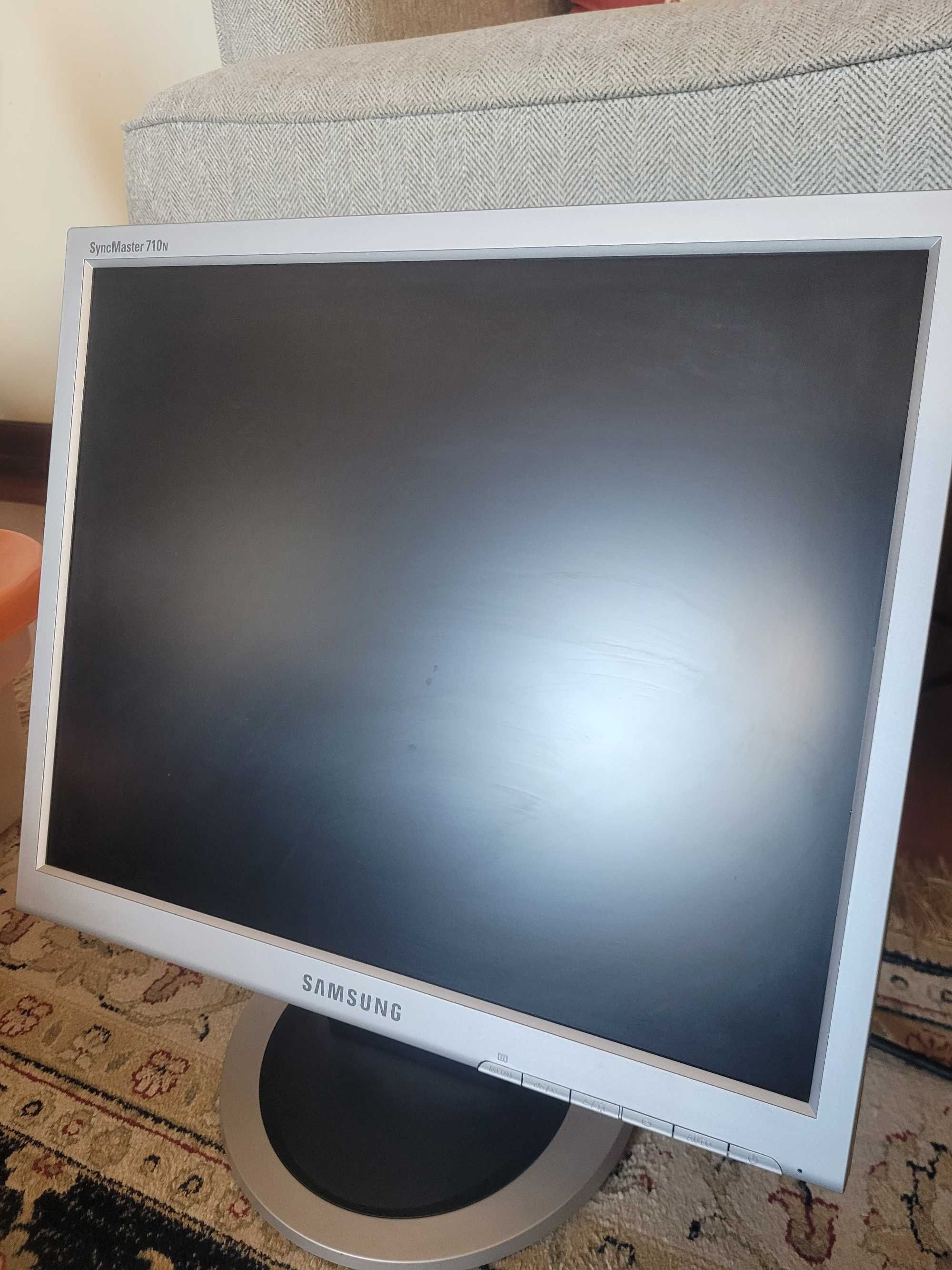 Monitor Samsung 710N