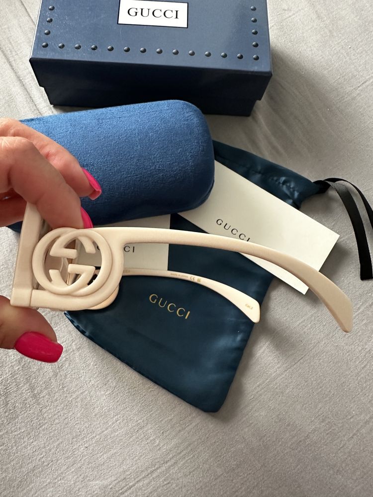 Okulary przeciwsłoneczne Gucci kremowe oprawki GG