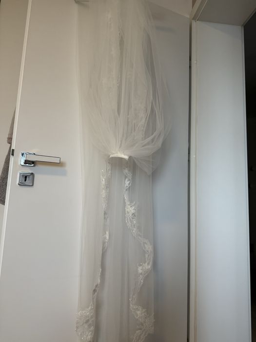 Dlugi welon slubny slub zdobiony krysztalki koraliki glamour