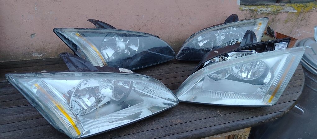 Ford Focus MK2 lampa przednie