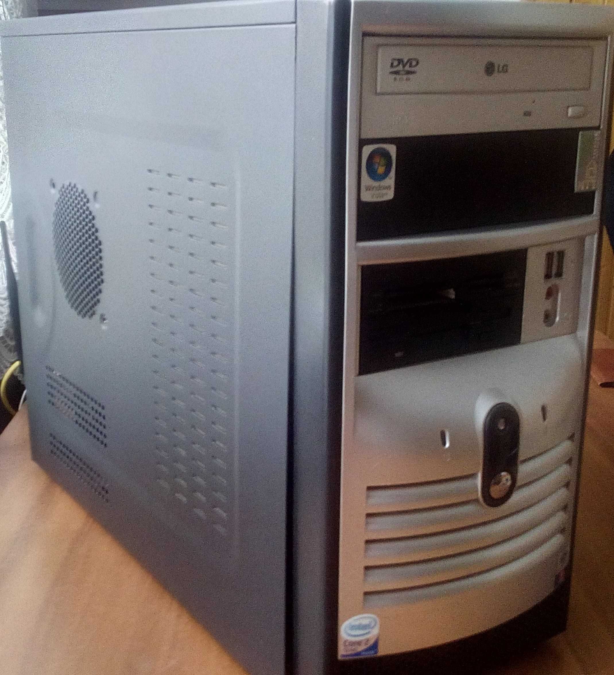 Komputer PC Intel Core2Quad Q6600, 3GB RAM, 250GB HDD, Radeon HD 3850