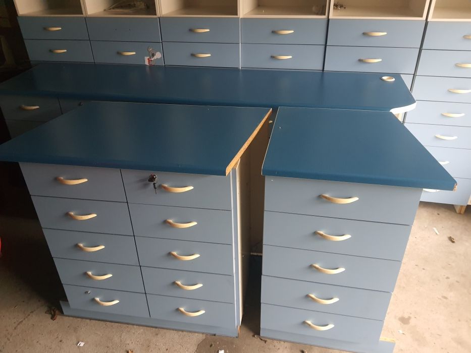 Szafki regały półki