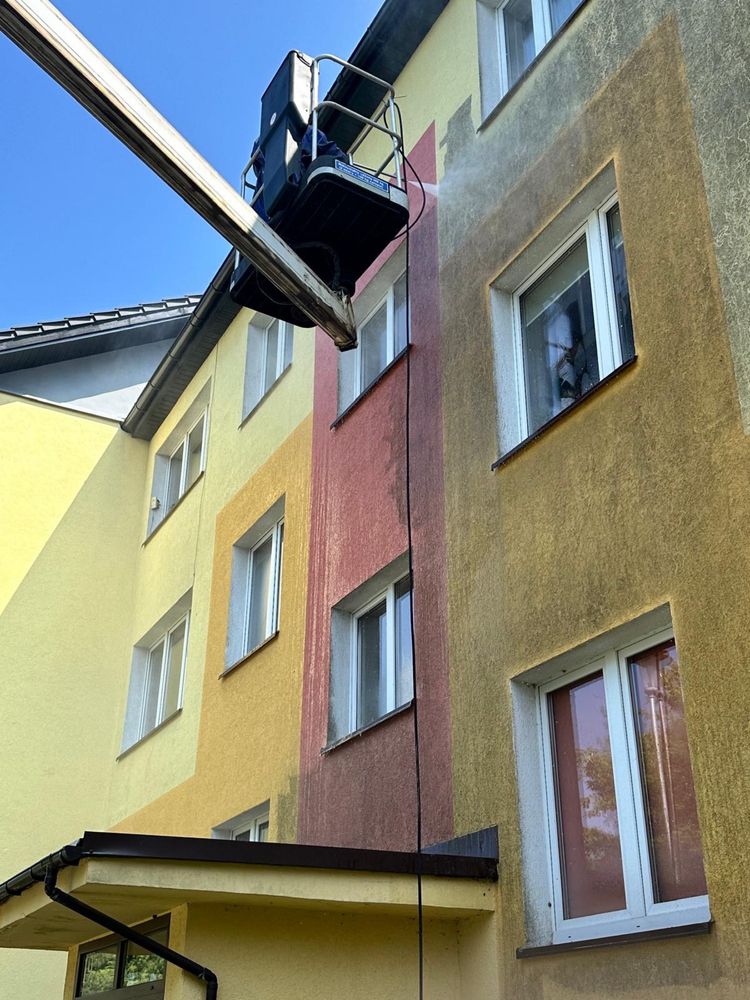 Mycie elewacji, dachów, kostki brukowej.