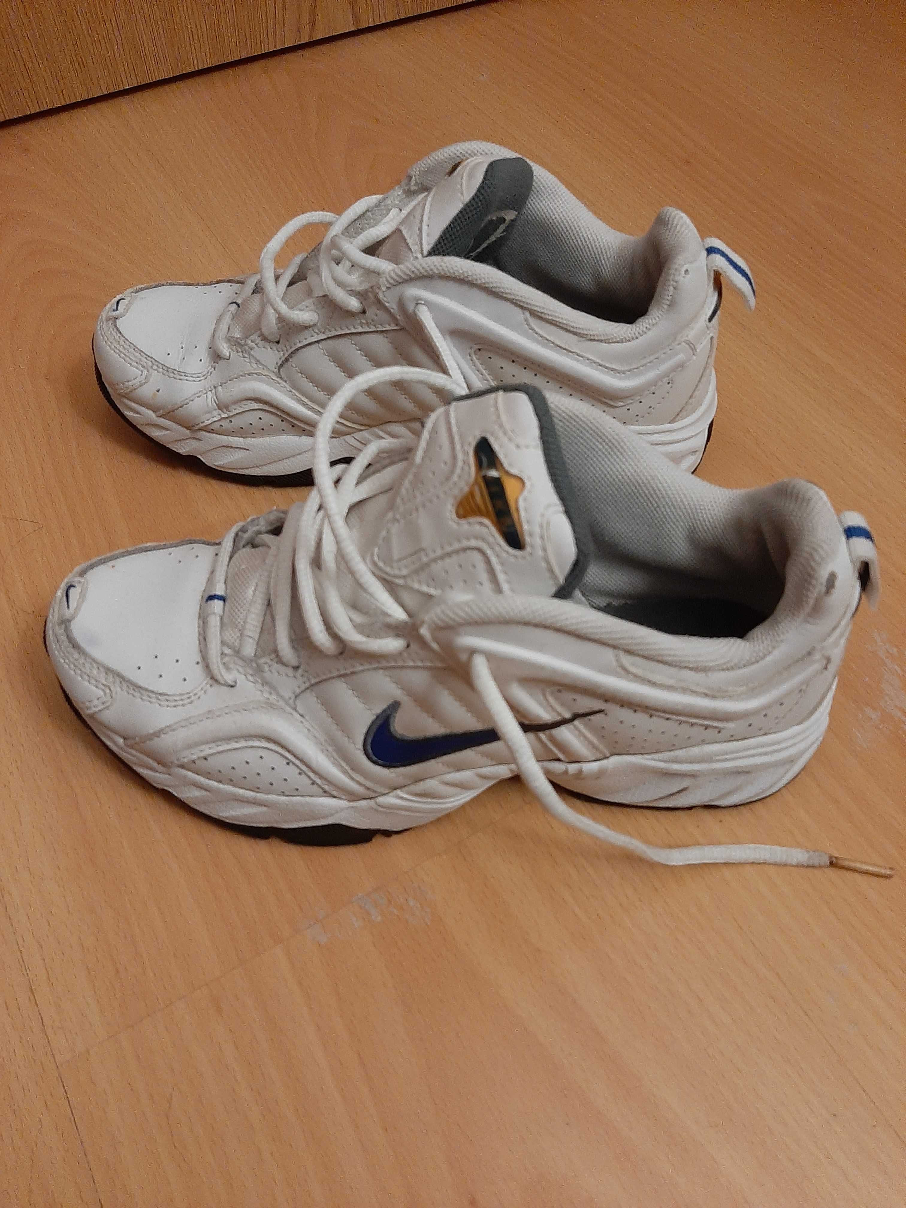 Sapatilhas Nike 37.5