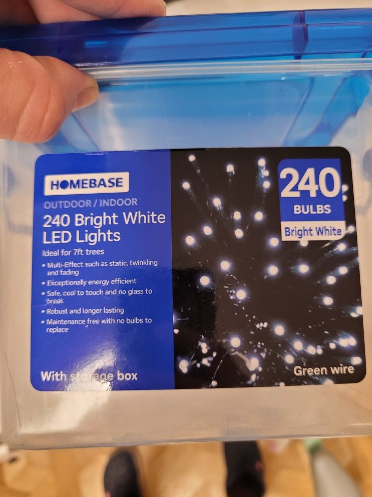 Światełka choinkowe LED zewnętrzne i wewnętrzne 240