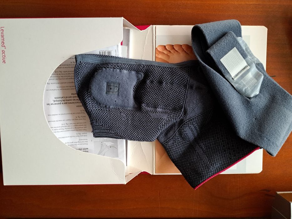 Pé elástico com almofadas MEDi, Pé lado direito, Levamed active Medi