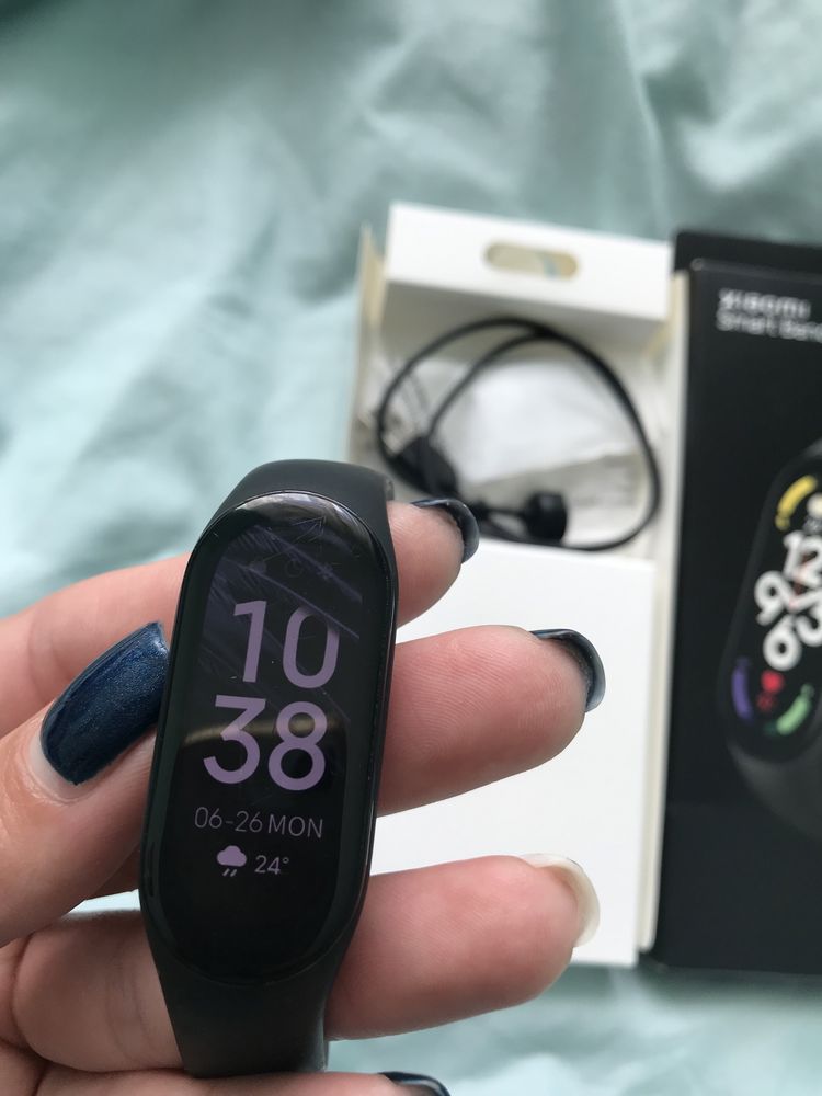 Xiaomi smart band 7 + opaski nowe kolorowe gratis