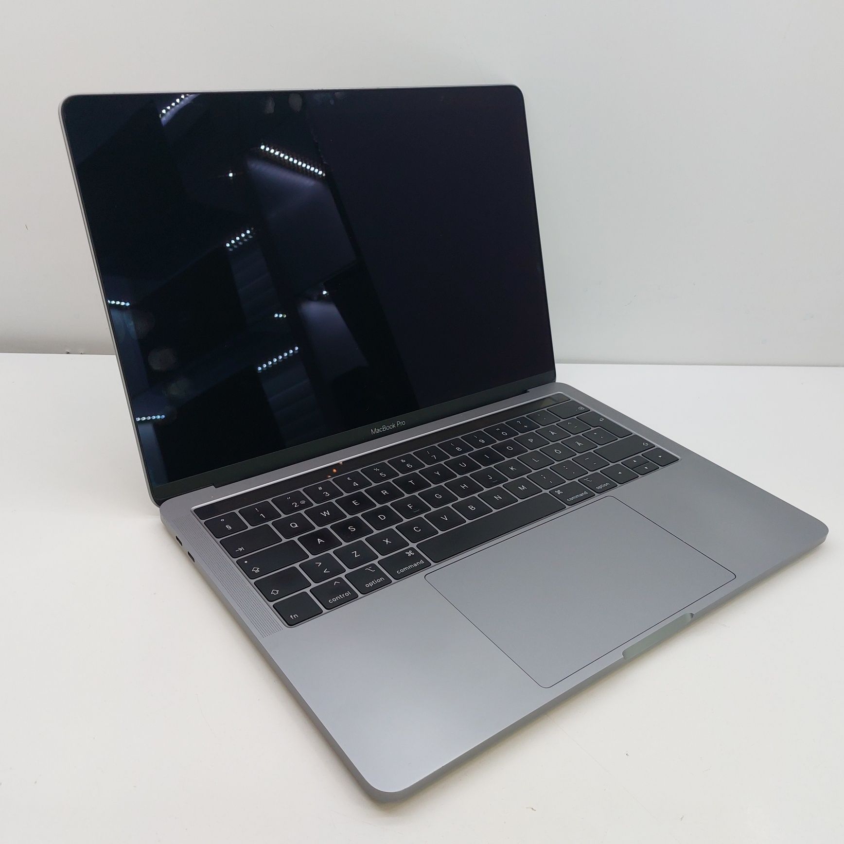 APPLE A2159 MacBook Pro 13.3 MID 2019