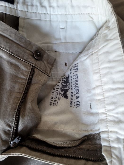 Calças chinos Levis, bejes