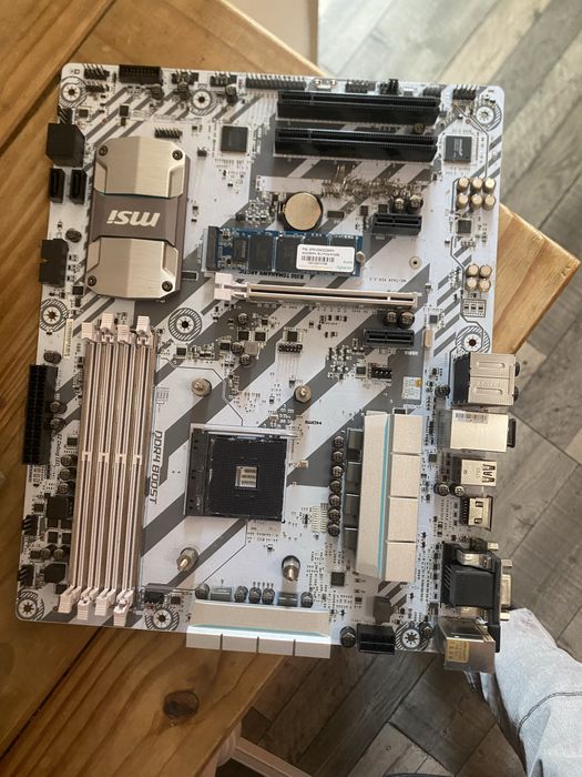 Płyta główna Tomahawk B350 ARCTIC