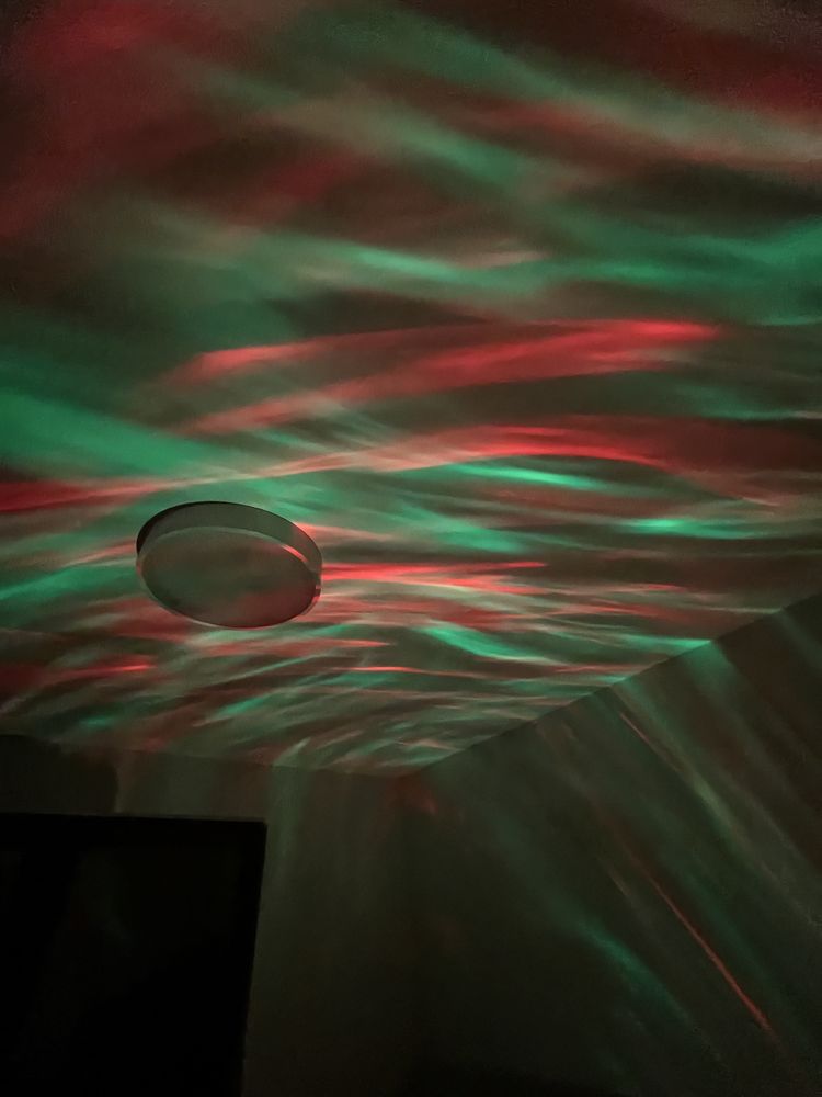 Świetny projektor cieni z pilotem