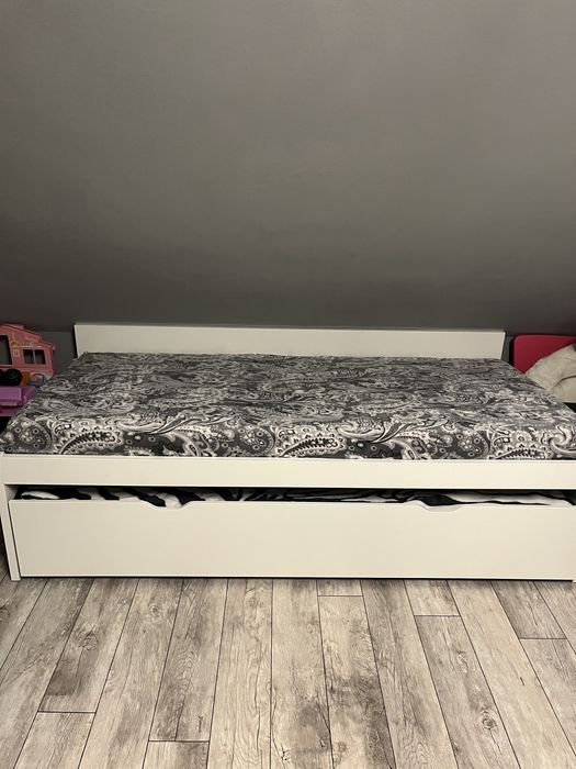 Podwojne łóżko młodziezowe  Ikea