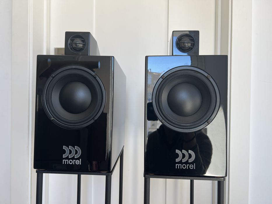 Morel Octave Signature – Piano Black + Suportes